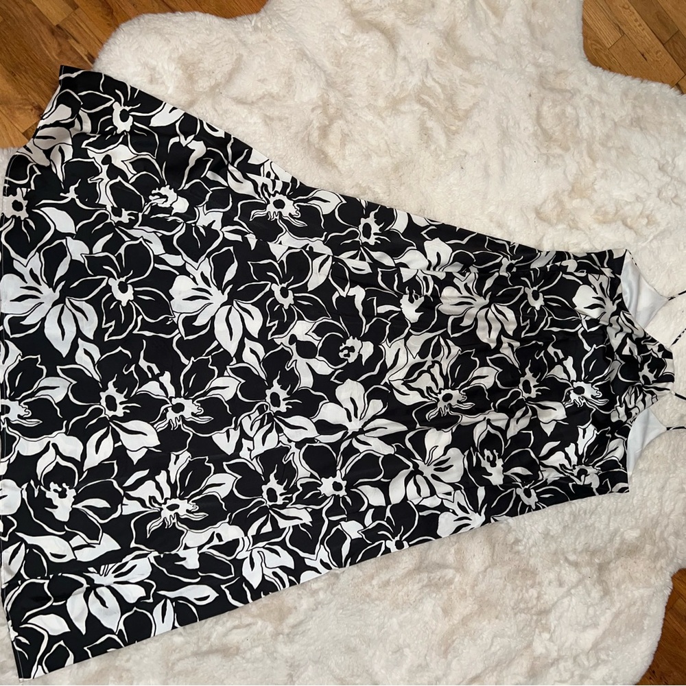 Nicole Miller Black and White Floral Maxi Dress with pockets - Picture 2 of 6
